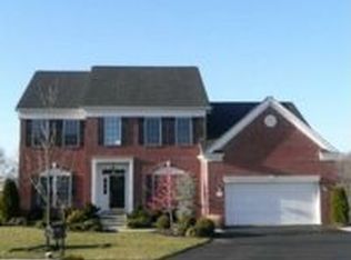 11 Erica Dr, Langhorne, PA 19047