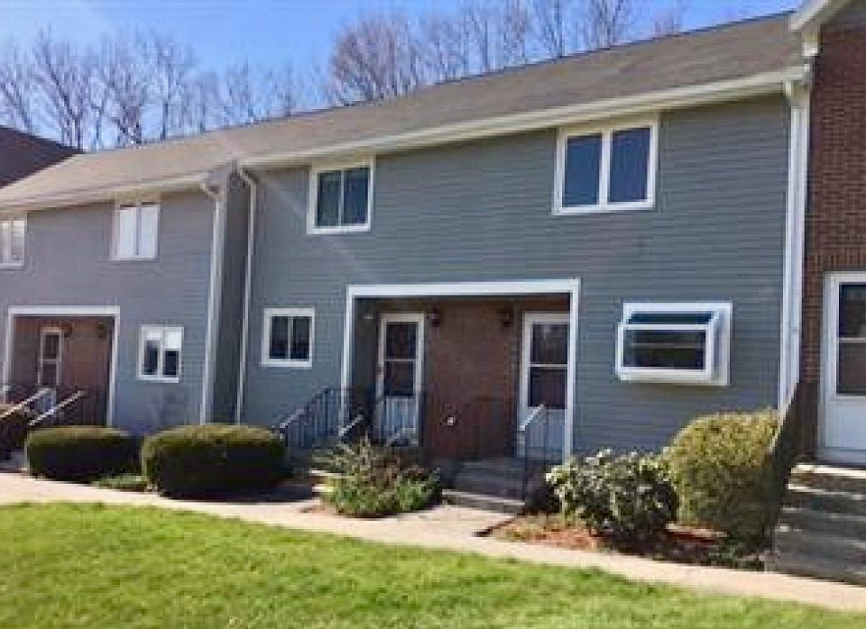 1st image of 46 Willow Creek Dr