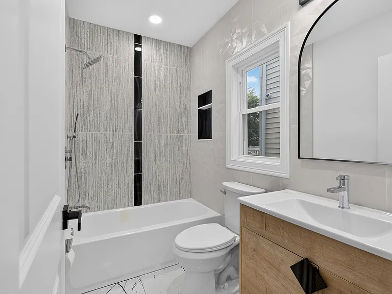 24 Dean St #1 — Photo 23