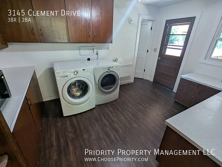 3145 Clement Dr — Photo 13