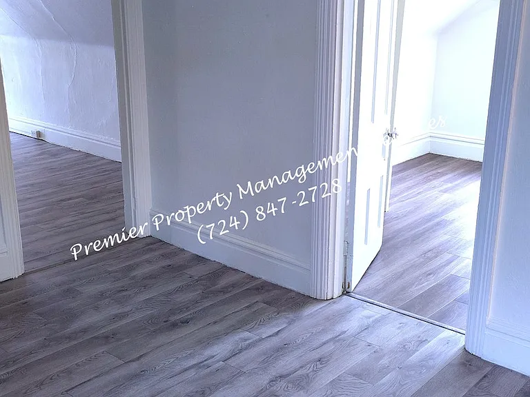 1129 Chartiers Ave #5 — Photo 3
