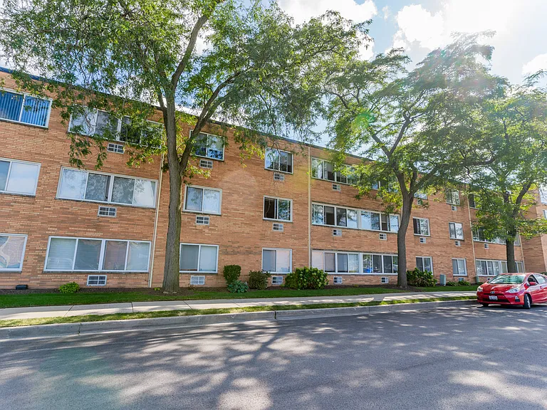 8560 Niles Center Rd #5 — Photo 22