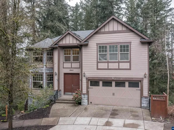 8243 SE Pineridge Ct, Portland, OR 97236