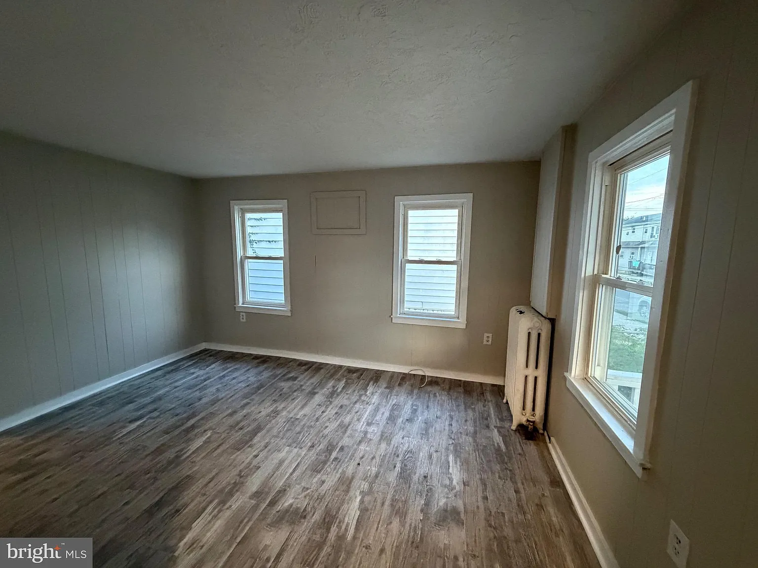 3 bed, 1284 sqft, $1,700 — Photo 2
