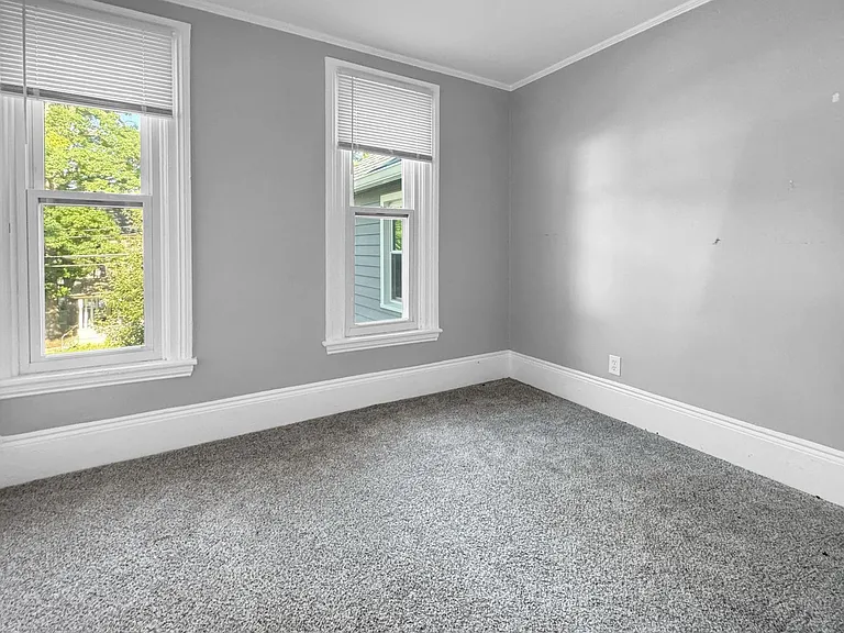 301 Spencer St NE — Photo 7