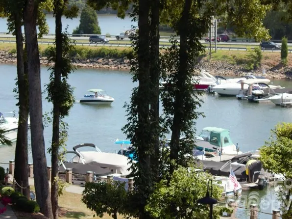 218 Northwest Dr, Davidson, NC 28036