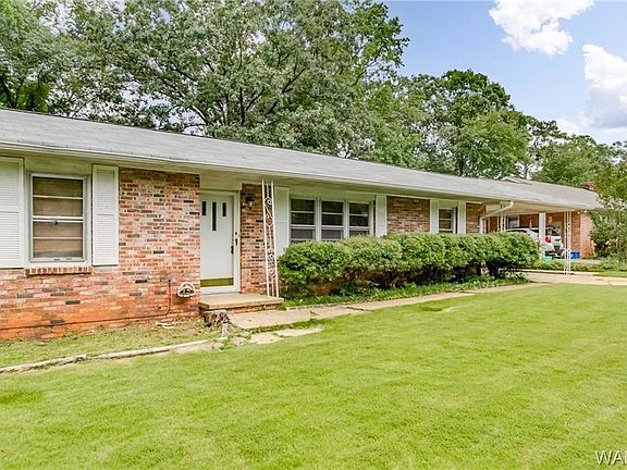 3rd image of 3669 Mayfair Dr