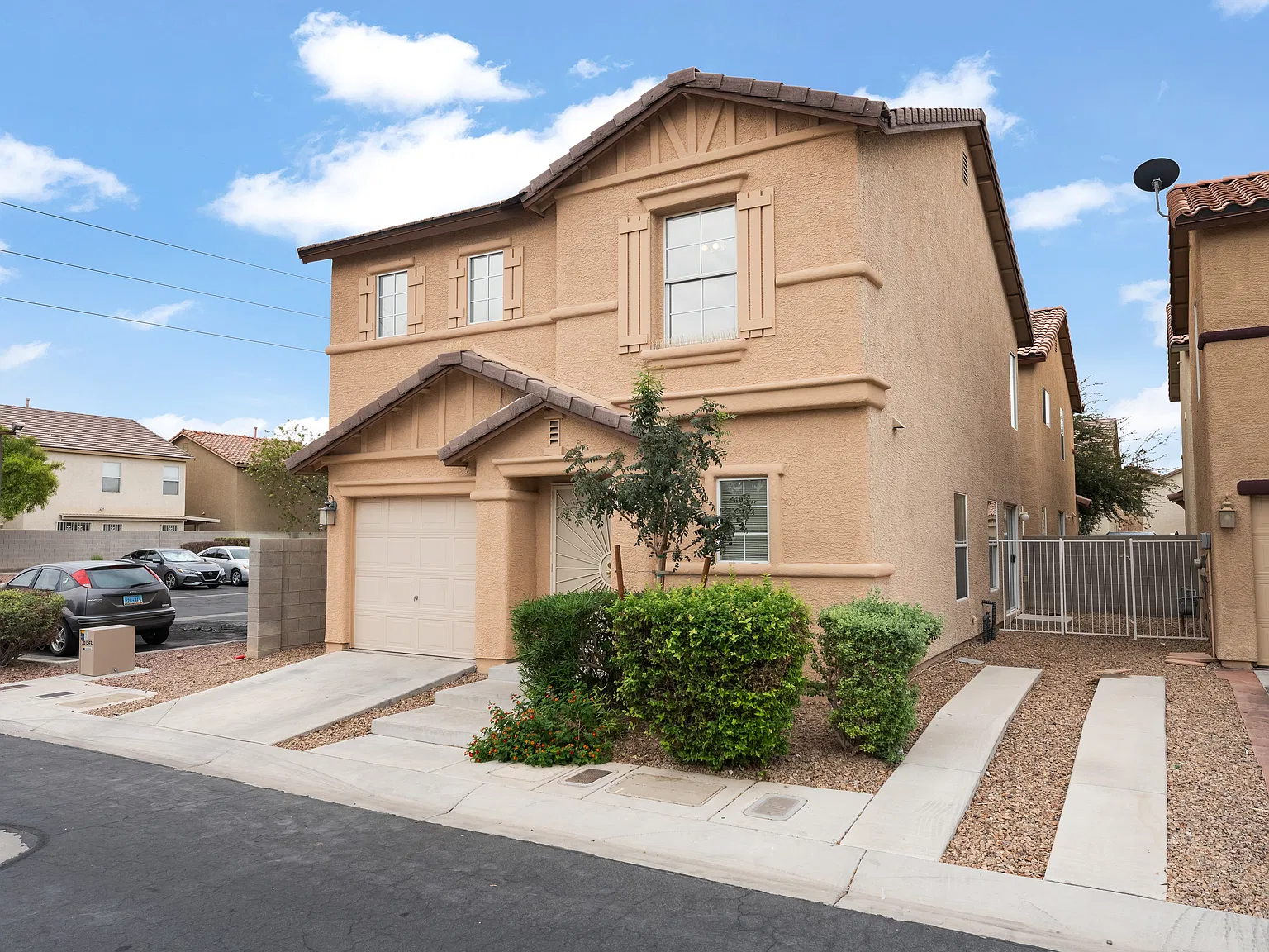 3 bed, 2.5 bath, 1478 sqft, $1,750 — Photo 1