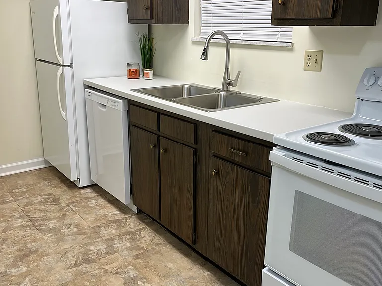 5075 River Rd — Photo 15