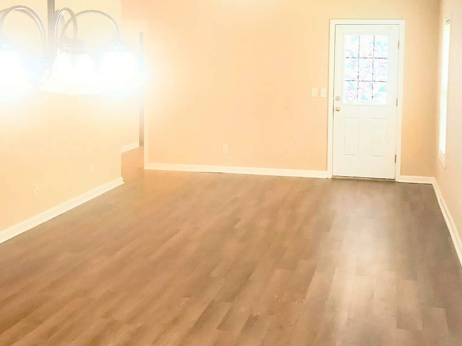 4 bed, 1600 sqft, $1,900 — Photo 2