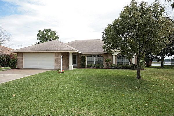 1st image of 1227 E Fowler Dr