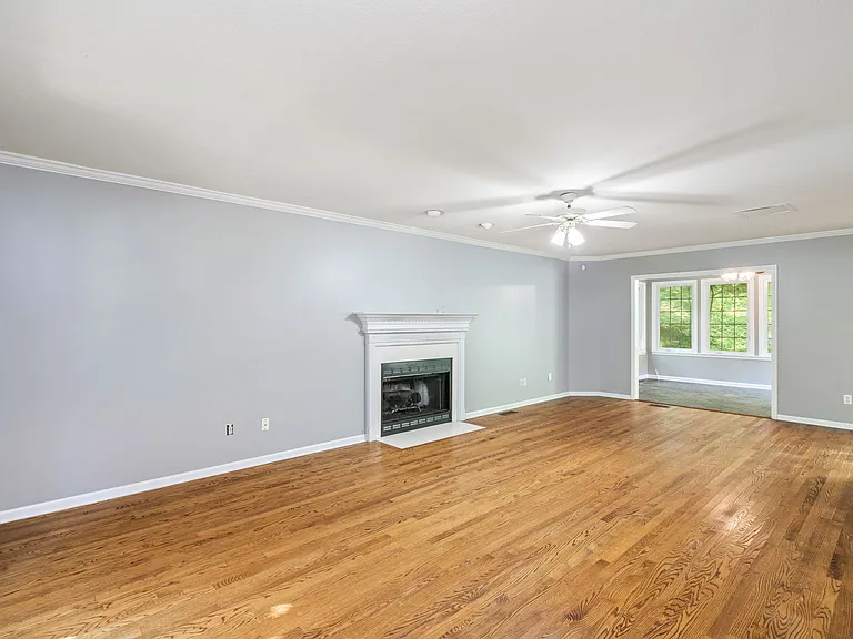 2761 Dee Peppers Dr — Photo 2