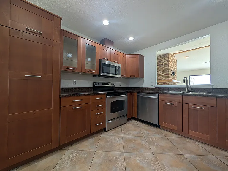 2166 Raeford Rd — Photo 2