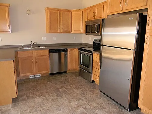 Bishops Blvd Townhomes — Photo 4