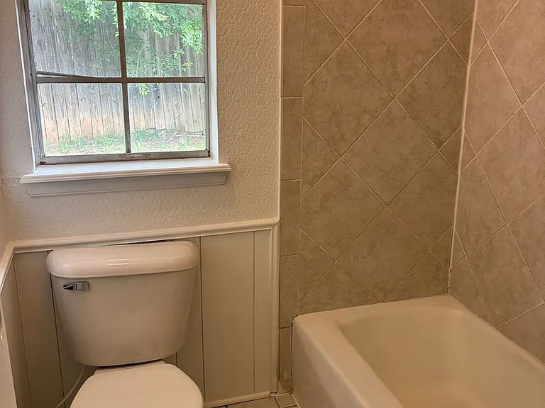 1903 Burnt Oak Dr — Photo 4
