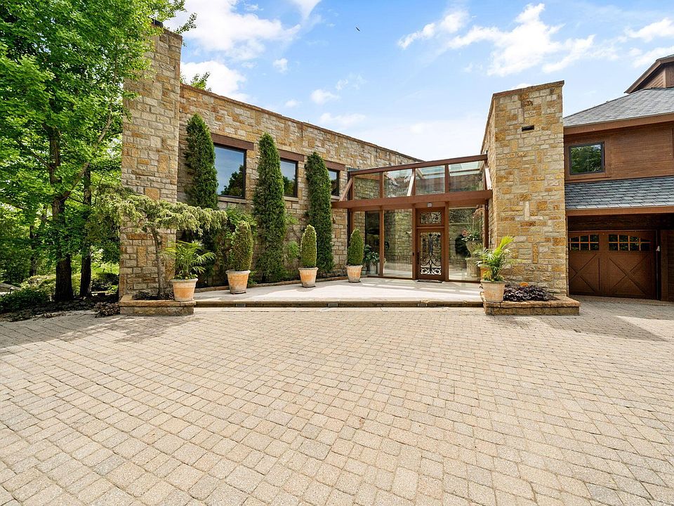 1st image of 1707 Hyatts Rd