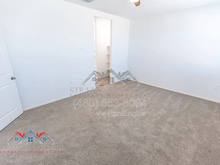 1330 W Hess Ave — Photo 30