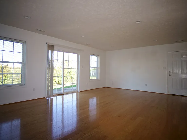 175 Kays Dr — Photo 4