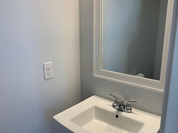 5th image of 3217 W 2400 N