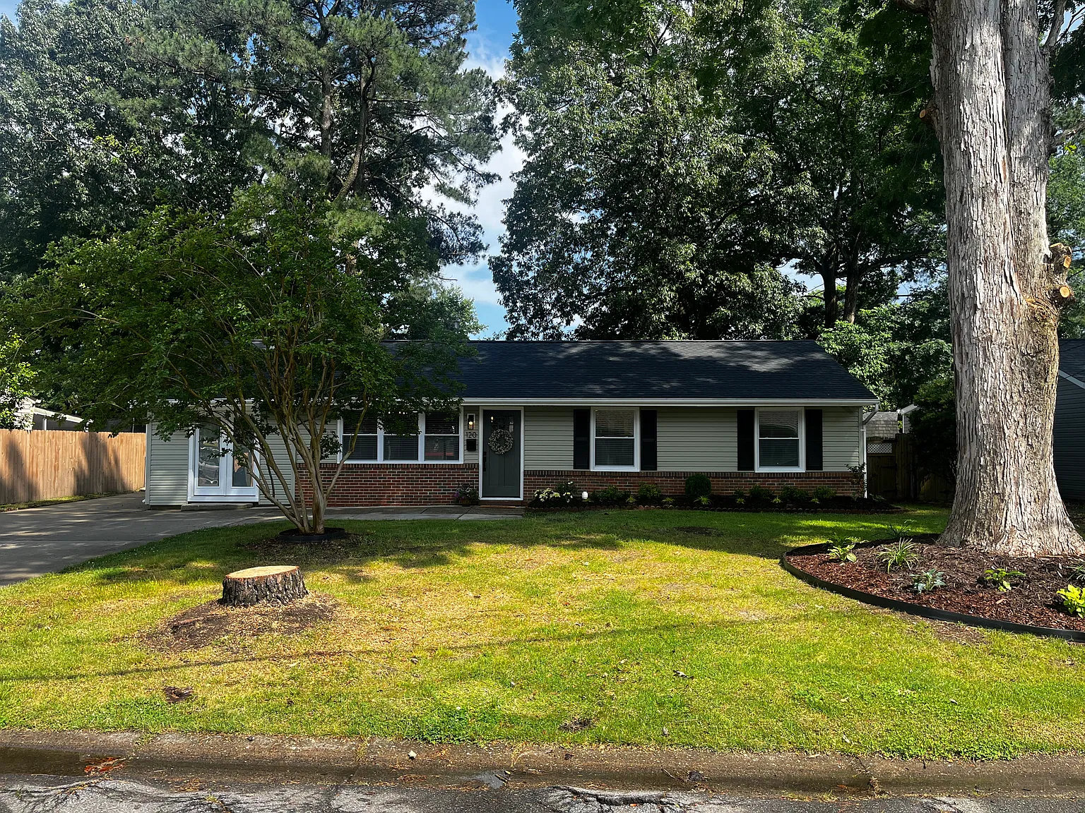 120 Onondaga Rd — Photo 2