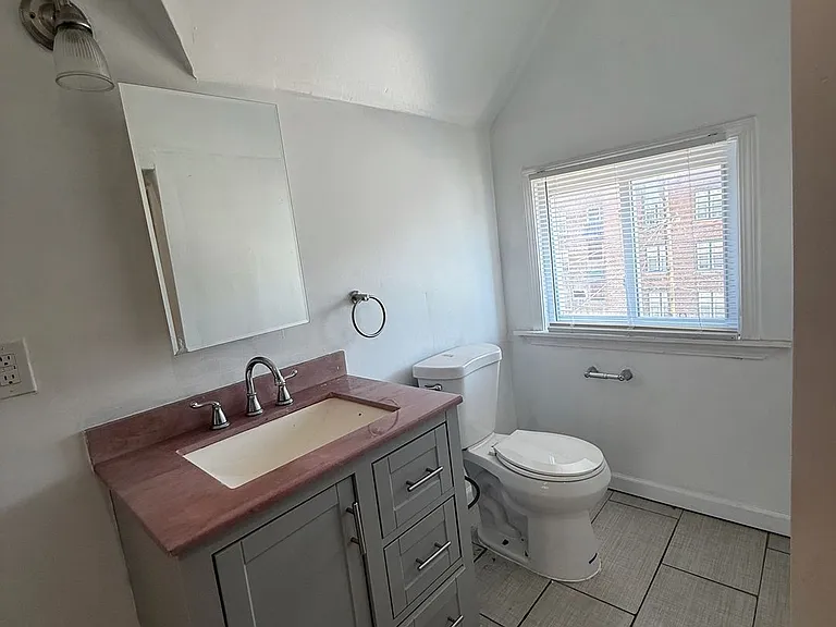 151 Calvert St — Photo 36