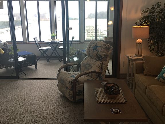 5th image of 509 W Lakeshore Dr APT A6