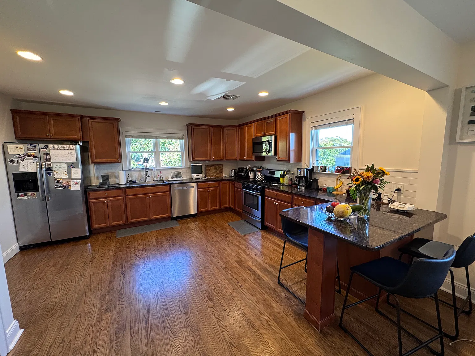 3 bed, 1500 sqft, $4,295 — Photo 2