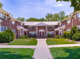 Willow Gardens, Teaneck, NJ 07666