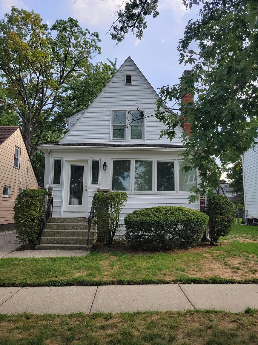 357 Fielding St photo 1