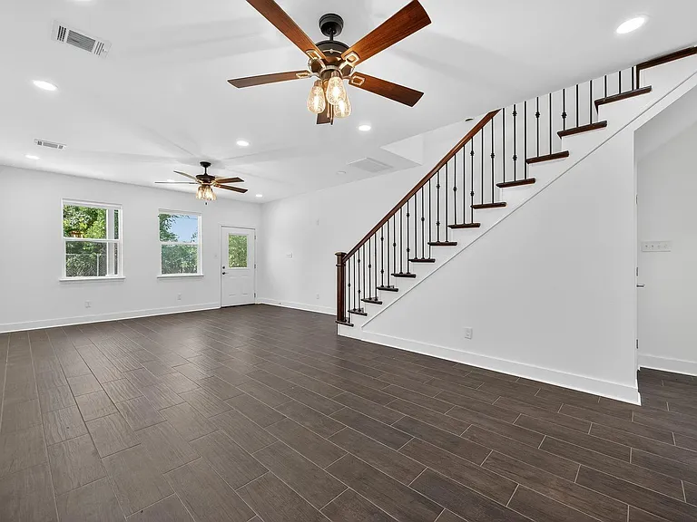 714 Zoe St — Photo 13