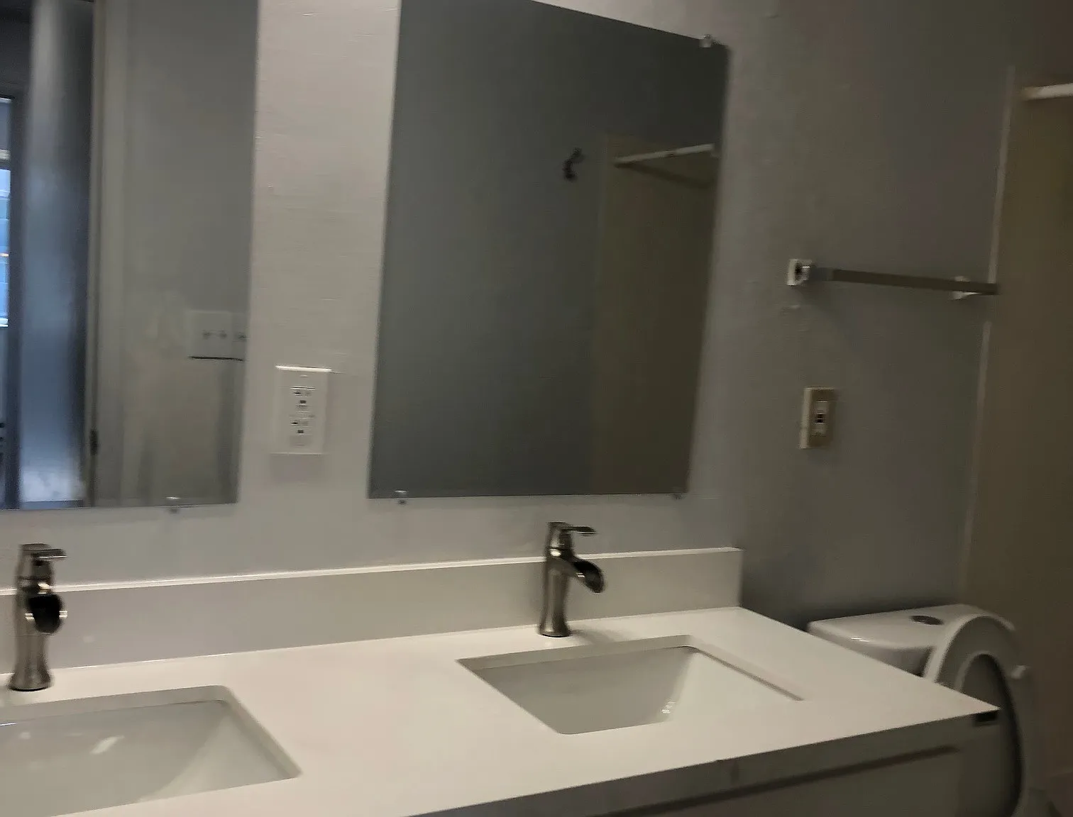 3 bed, 950 sqft, $1,850 — Photo 3