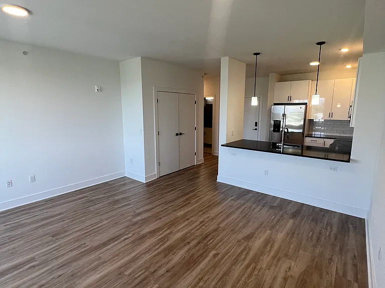 430 Cliff St #1 — Photo 5