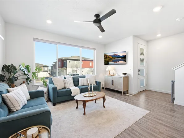 1010 W Lapis Fields Way, Bluffdale, UT 84065