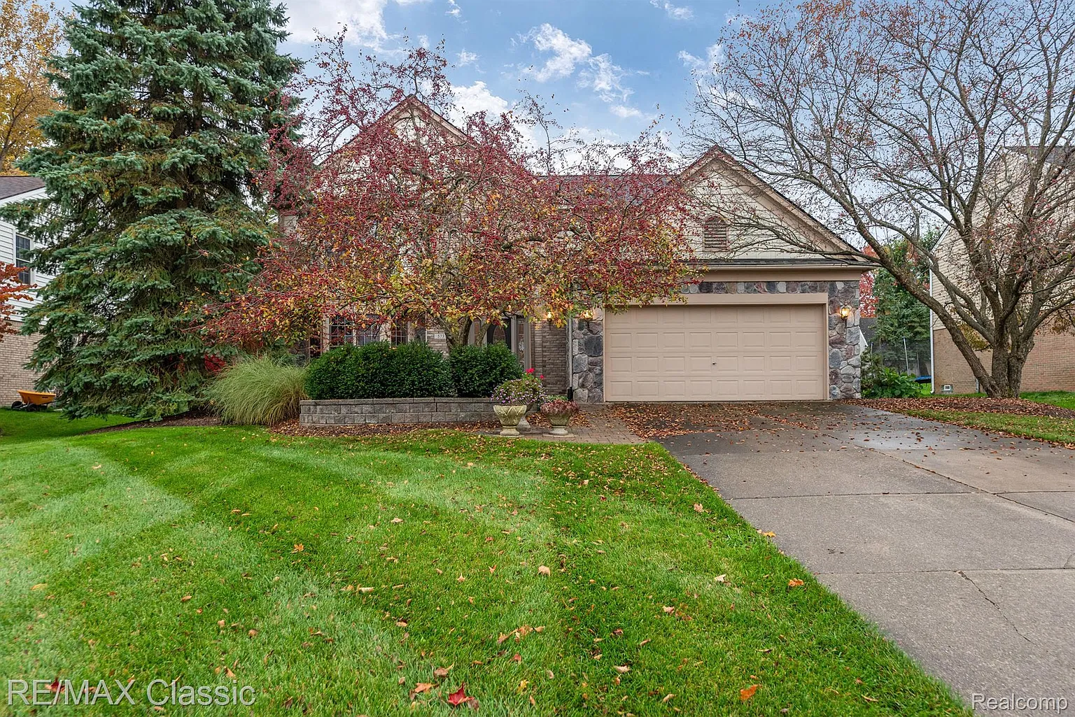 5737 Cherry Ln photo 1