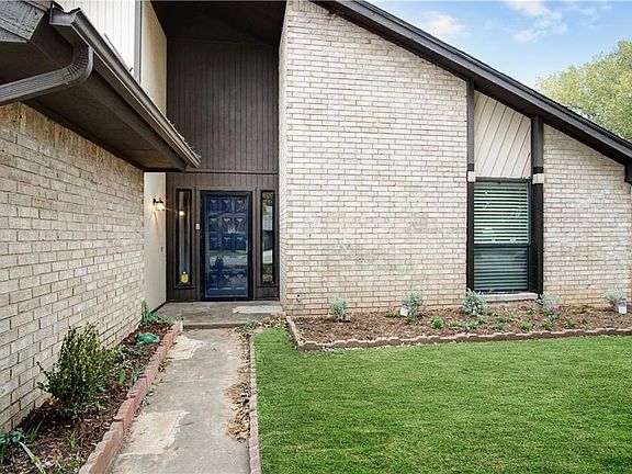 5th image of 2817 Countrywood Ln
