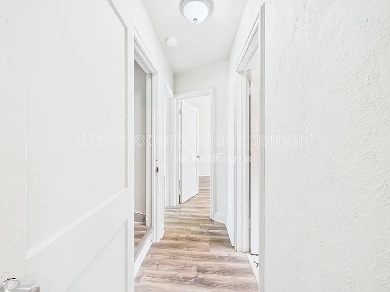 5100 Brooklyn Ave — Photo 18