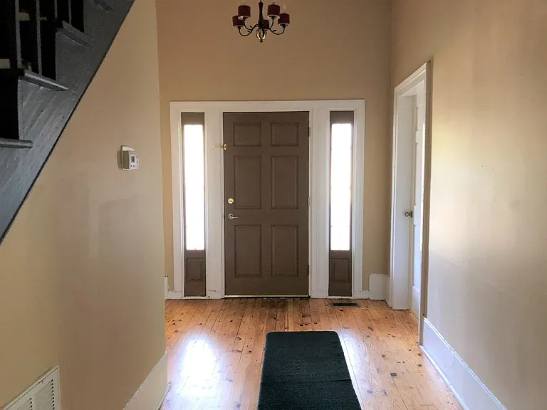 599 Gordon St — Photo 9