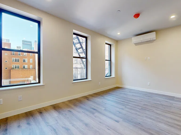 317 W 48th St #3F — Photo 1