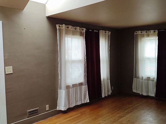 5th image of 52 W Saint Louis St