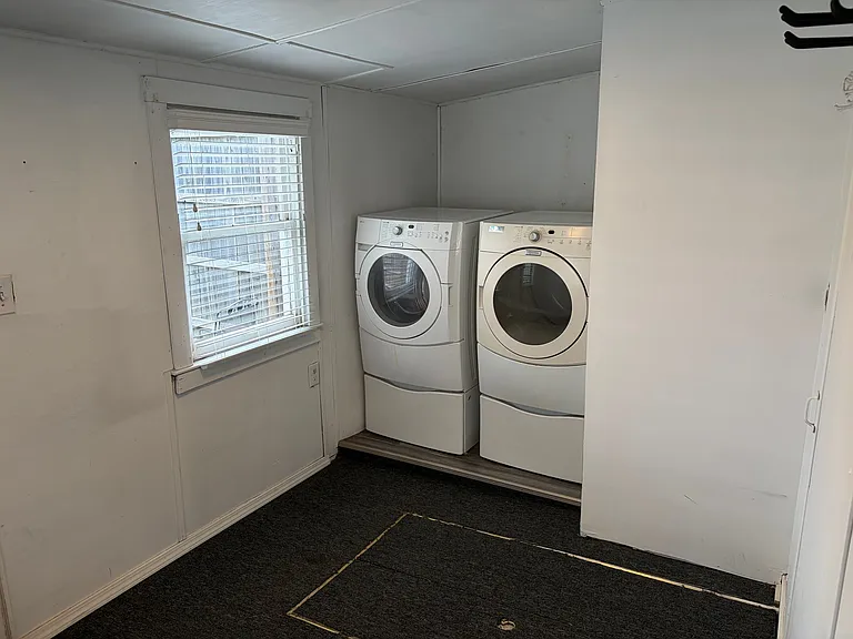 423 E Brandeis Ave — Photo 15