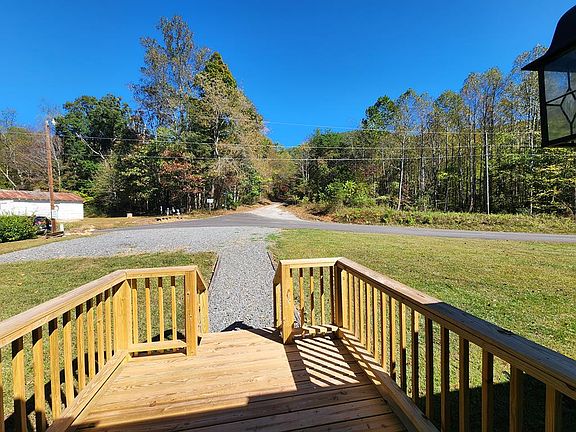 4th image of 947 Valley End Rd