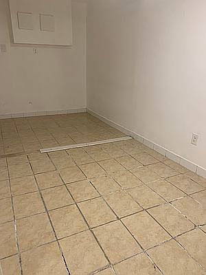 5th image of 2353 White Oak Ct #1