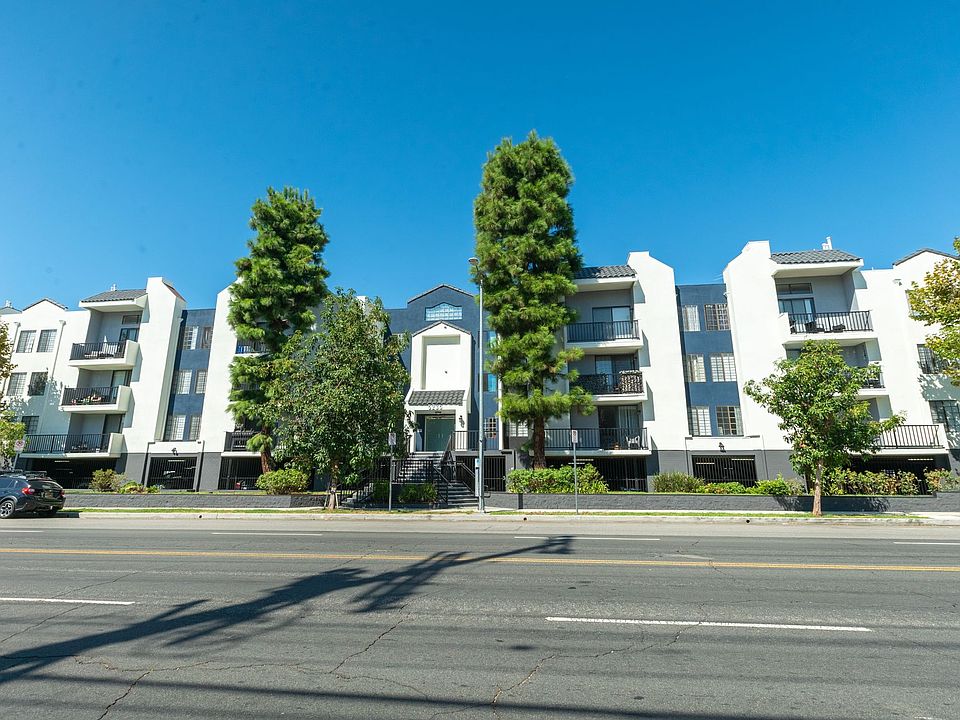 Building Photo 1
