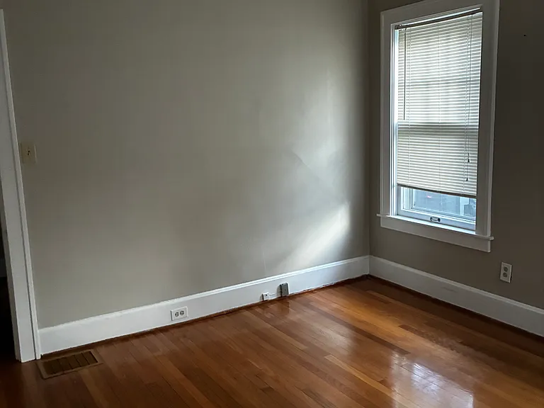 232-234 Catalpa Rd #232 — Photo 3