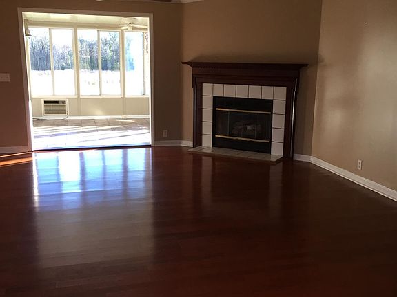Living Room with fireplace