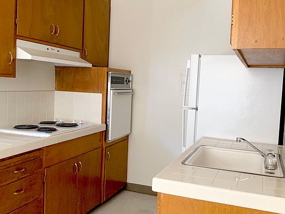 3rd image of 1007 Willow St #121