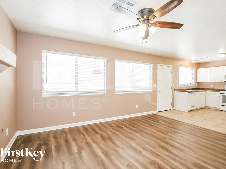 9135 Green Frost Dr — Photo 7