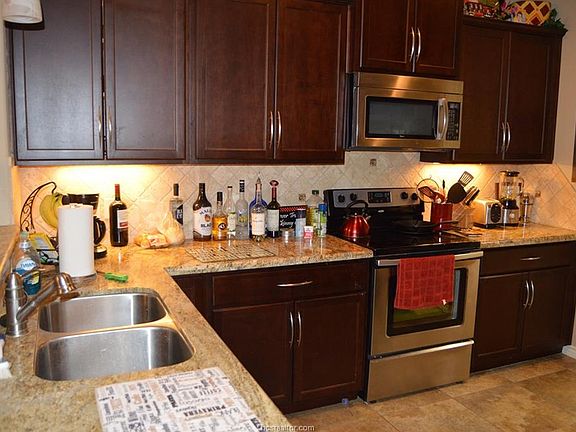5th image of 3827 Blackhawk Ln