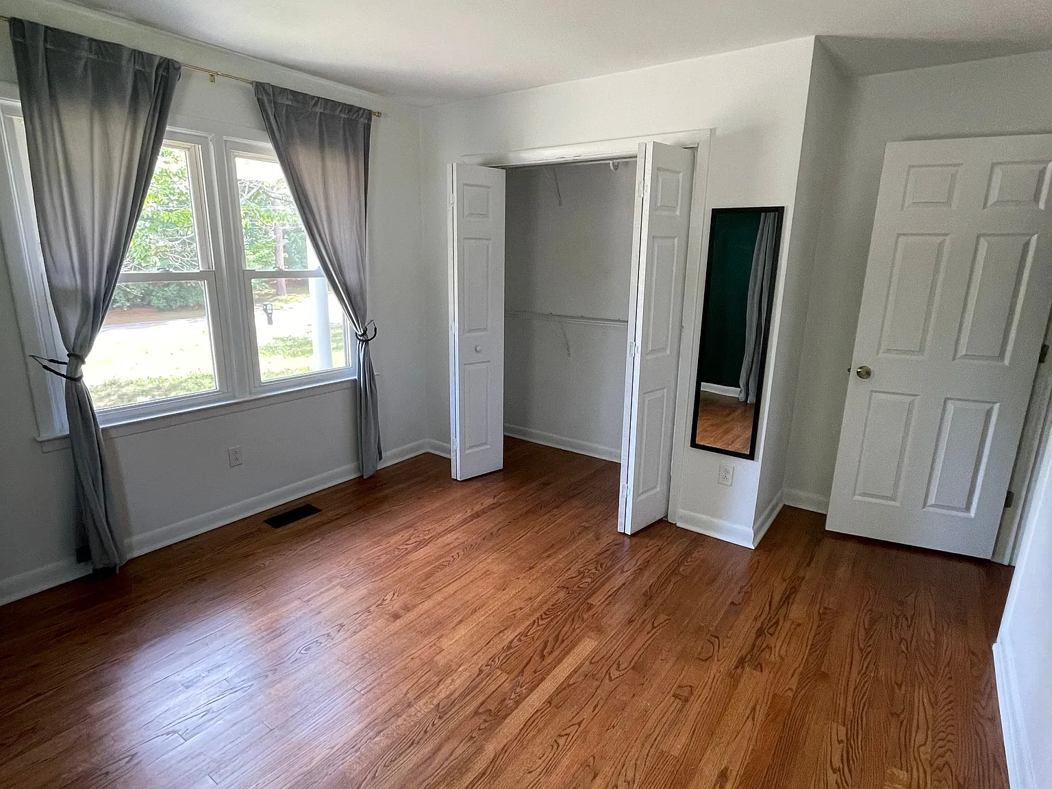 3 bed, 2.0 bath, 1250 sqft, $1,600 — Photo 3