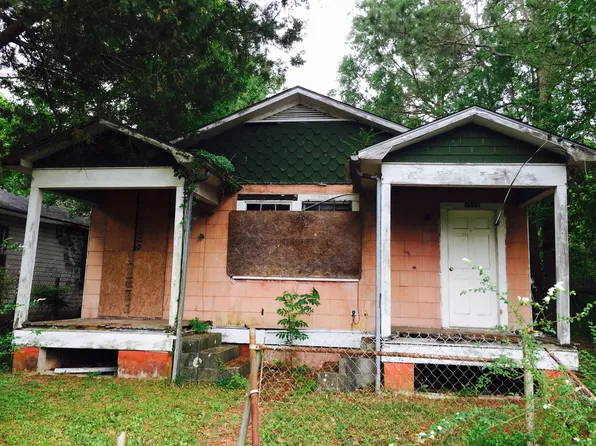 1569 Johnston St, Mobile, AL 36605